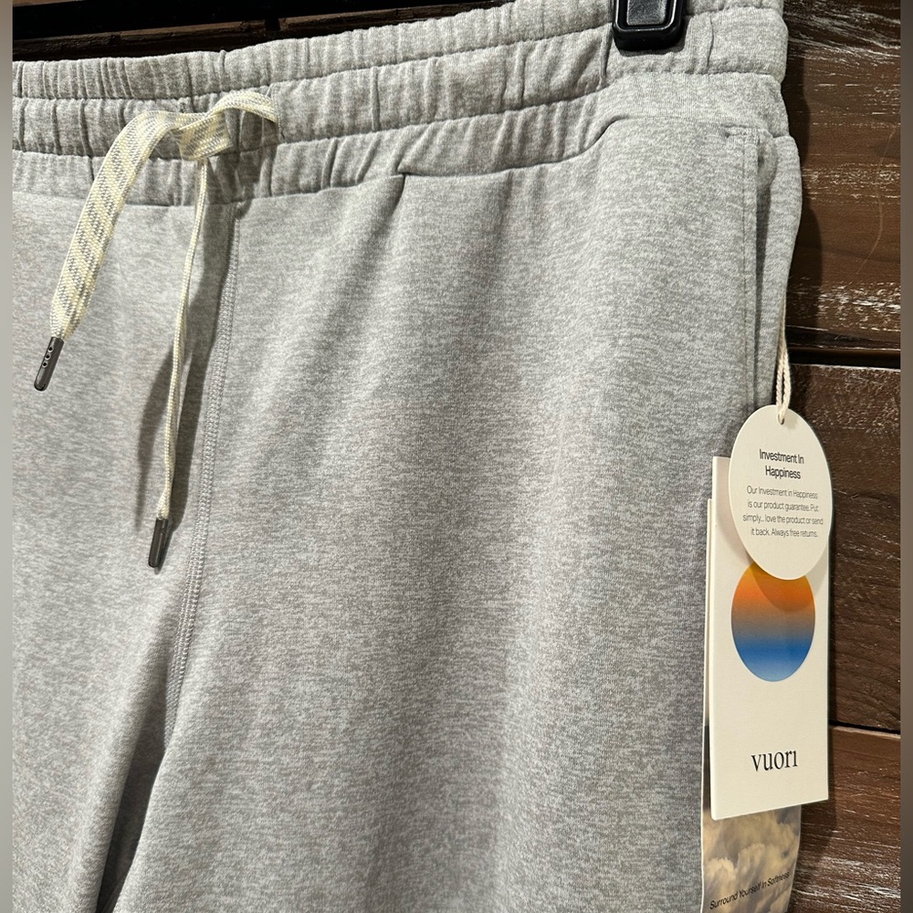 NWT- Vuori Heather Gray Joggers